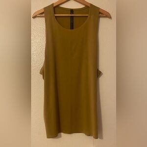 Lululemon Athletica Men’s Green Fast and Free singlet “breathe”